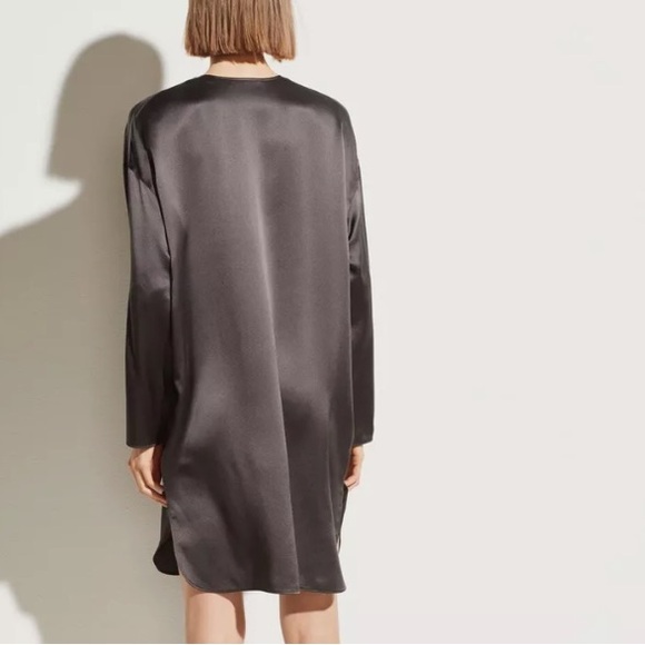 VINCE 100% Silk V-Neck Dress in
Graphite NWOT - Picture 2 of 4